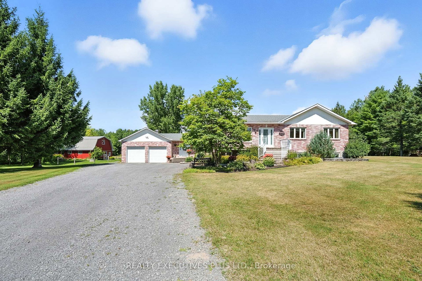 2935 Baseline Road • Clarence-Rockland, ON photo 1