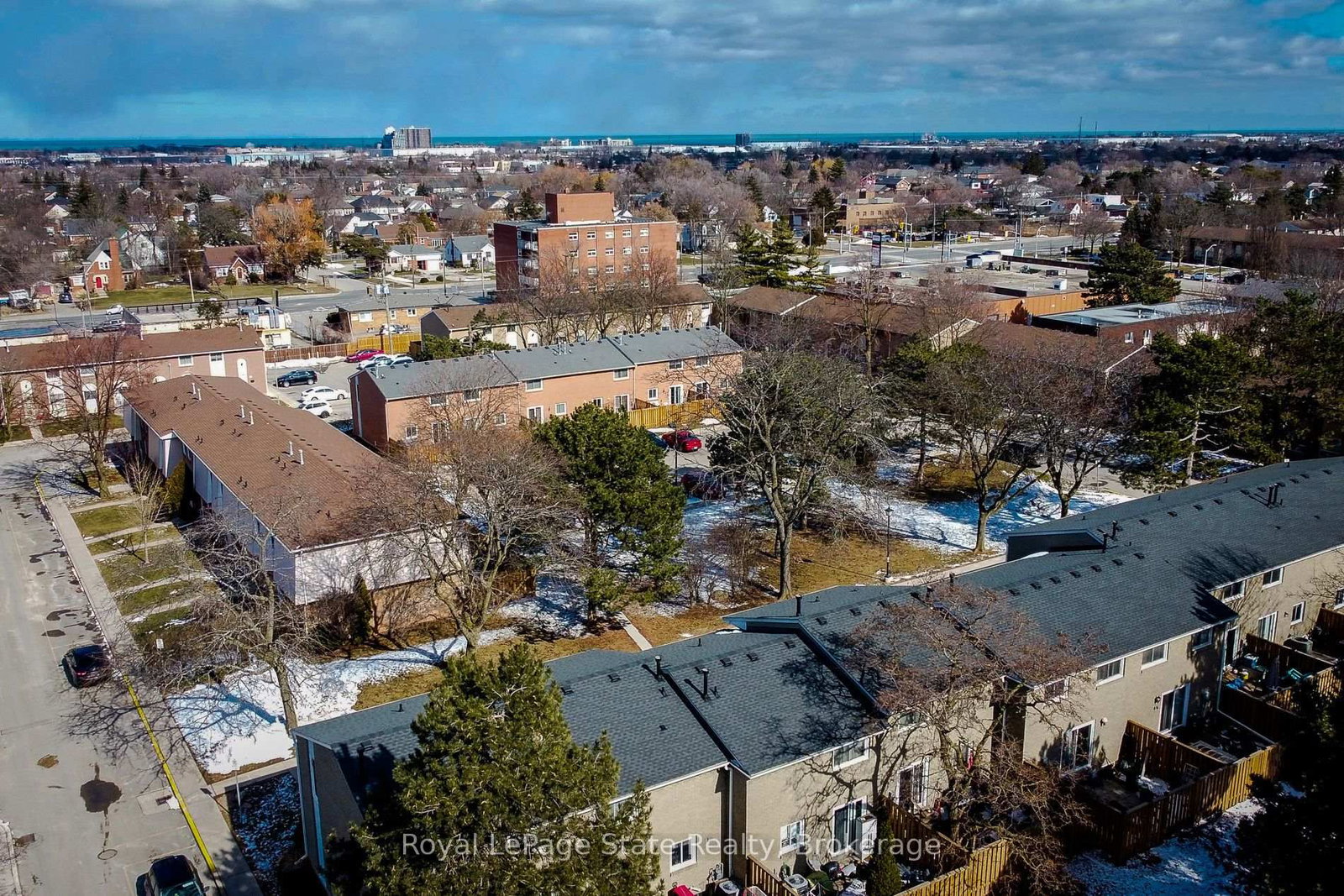 Townhouse for sale at 65-151 Gateshead Crescent, Hamilton, Ontario, L8G 3W1 - Stoney Creek - MLS: X12825974