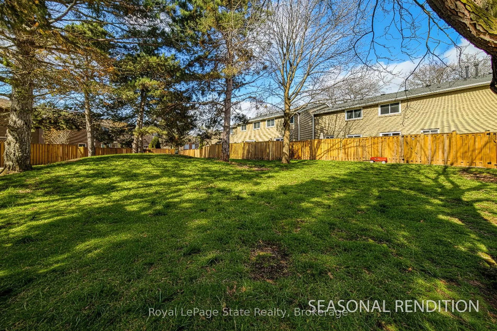 Townhouse for sale at 65-151 Gateshead Crescent, Hamilton, Ontario, L8G 3W1 - Stoney Creek - MLS: X12825974