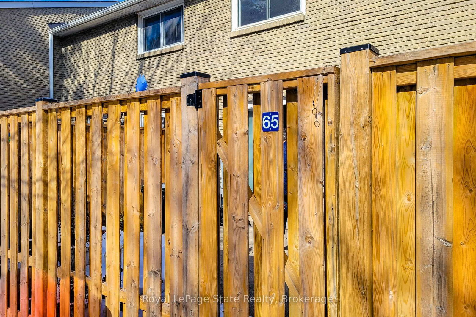 Townhouse for sale at 65-151 Gateshead Crescent, Hamilton, Ontario, L8G 3W1 - Stoney Creek - MLS: X12825974