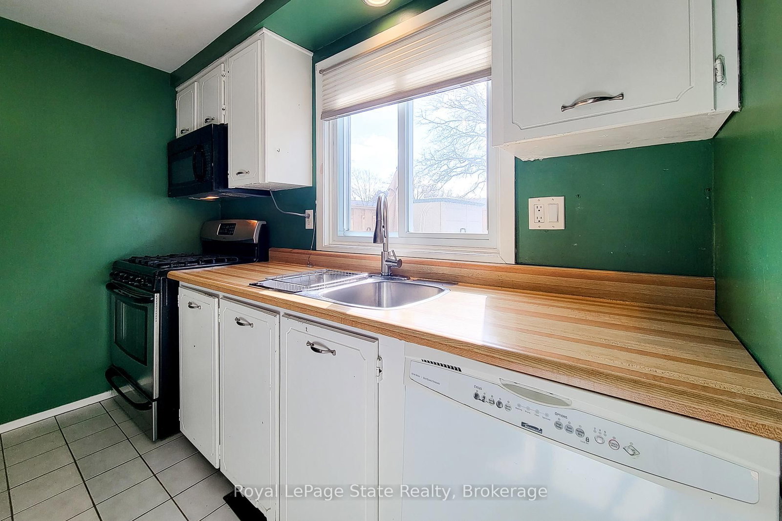 Townhouse for sale at 65-151 Gateshead Crescent, Hamilton, Ontario, L8G 3W1 - Stoney Creek - MLS: X12825974