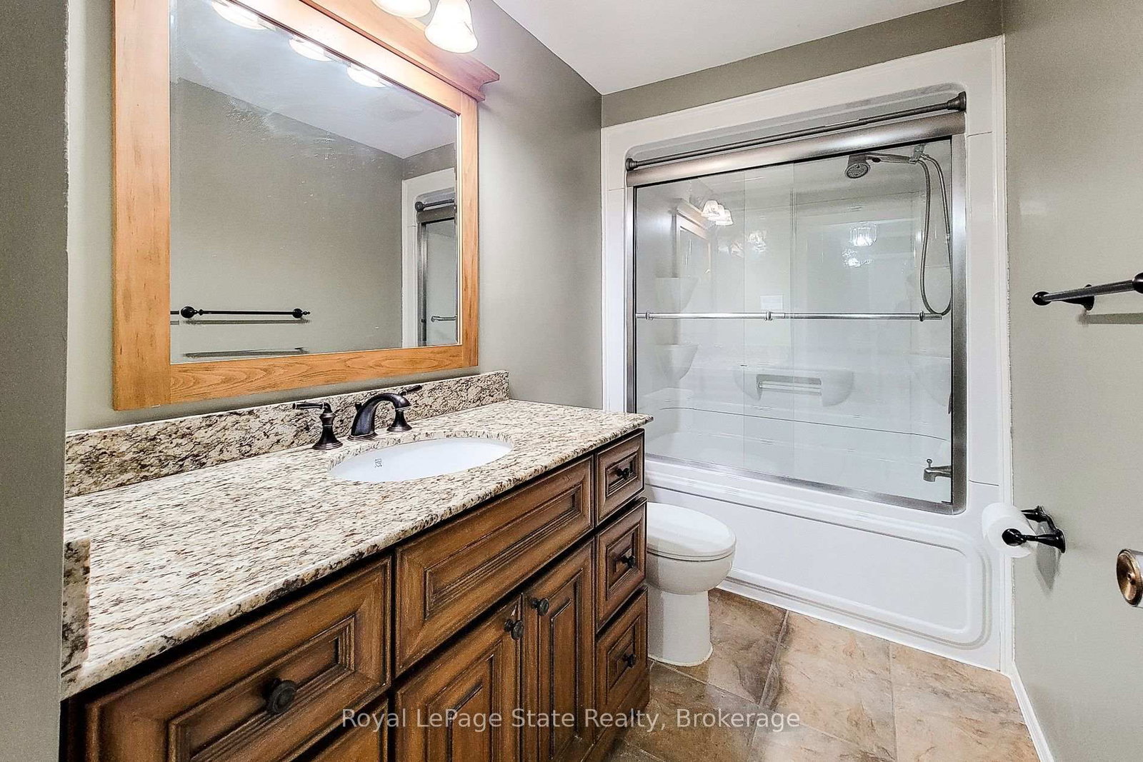 Townhouse for sale at 65-151 Gateshead Crescent, Hamilton, Ontario, L8G 3W1 - Stoney Creek - MLS: X12825974