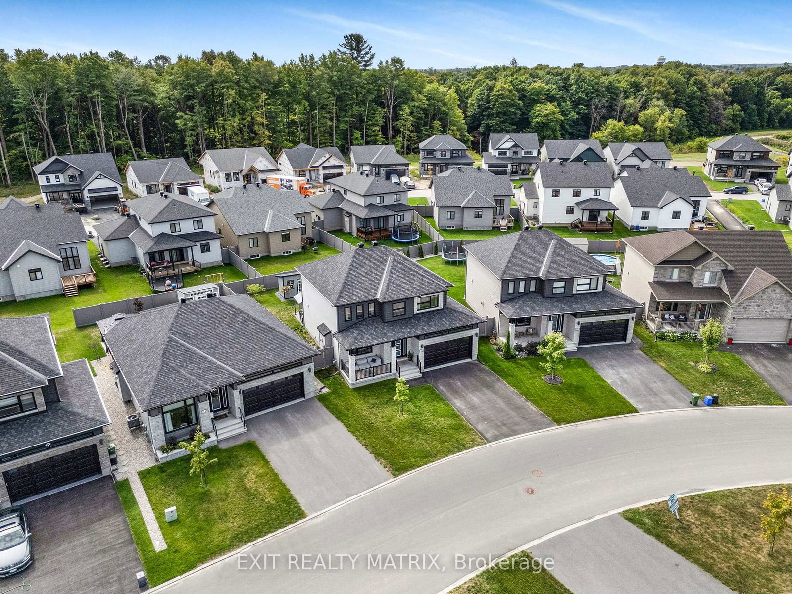 Detached House for sale at 1144 Avignon Street, Russell, Ontario, K0A 1W0 - Embrun - MLS: X12826538