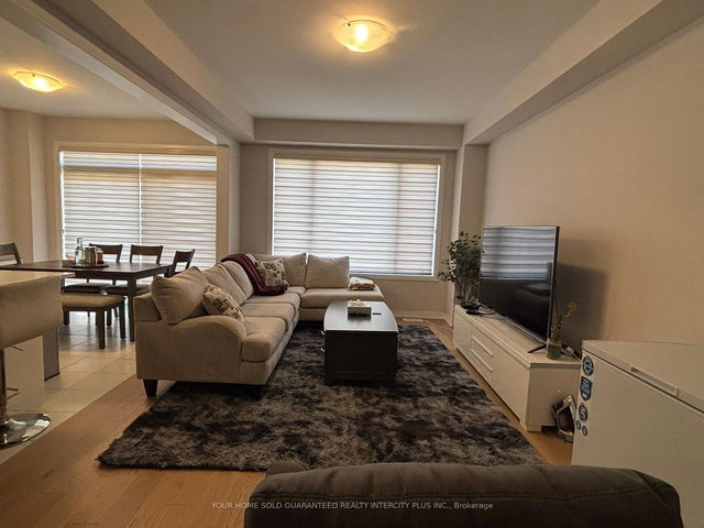 32 Crossmore Crescent