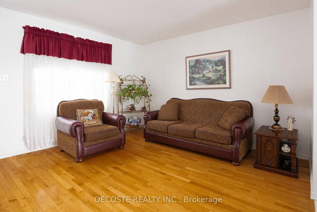 35 Sandfield Avenue N