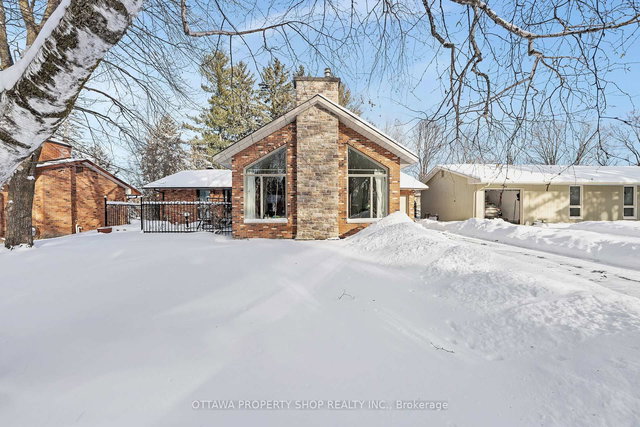 33 Rutherford Crescent