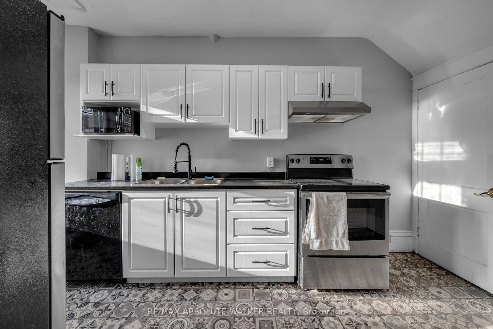 166/168 Main Street - Photo 12