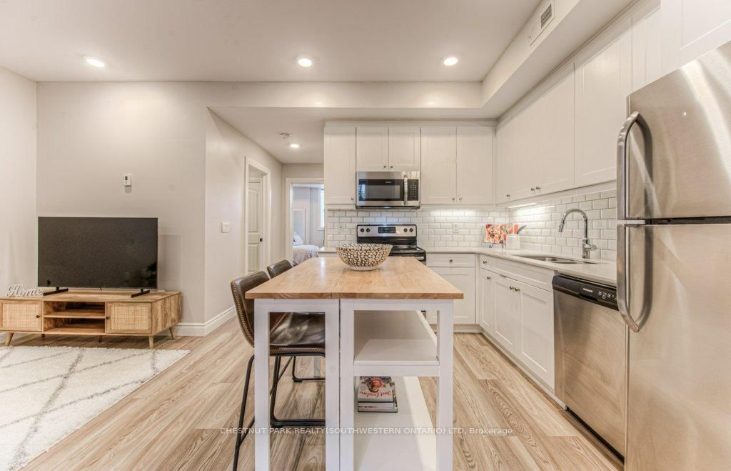 112 Union Street E, Unit A103 - Photo 17