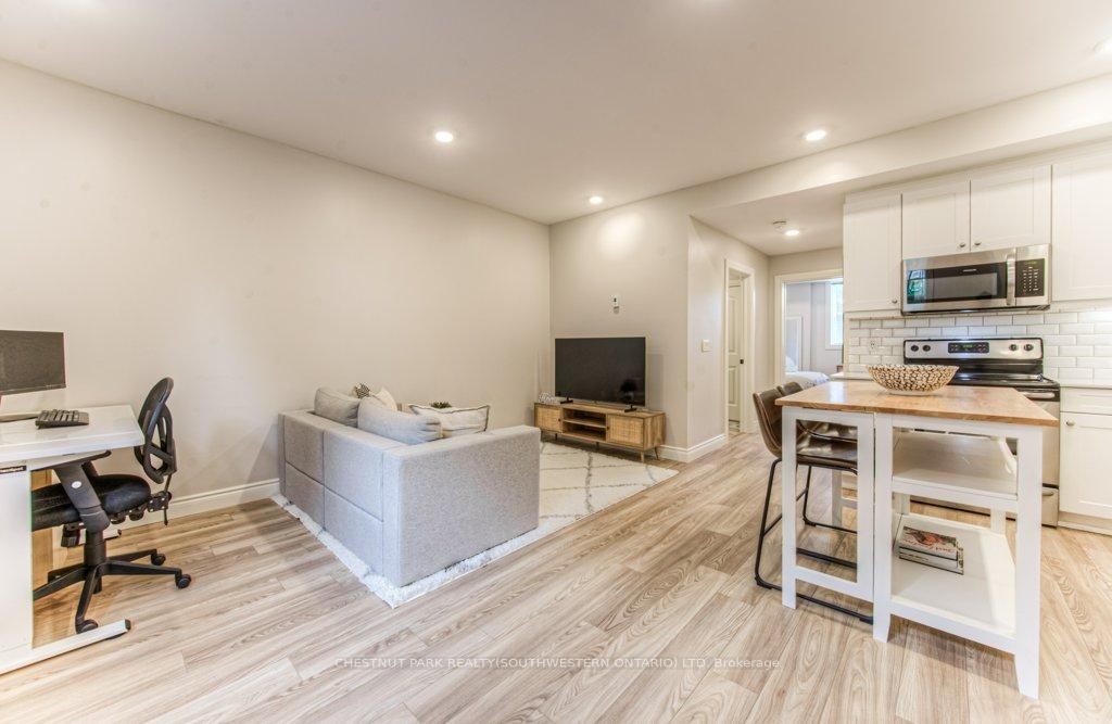 112 Union Street E, Unit A103 - Photo 6