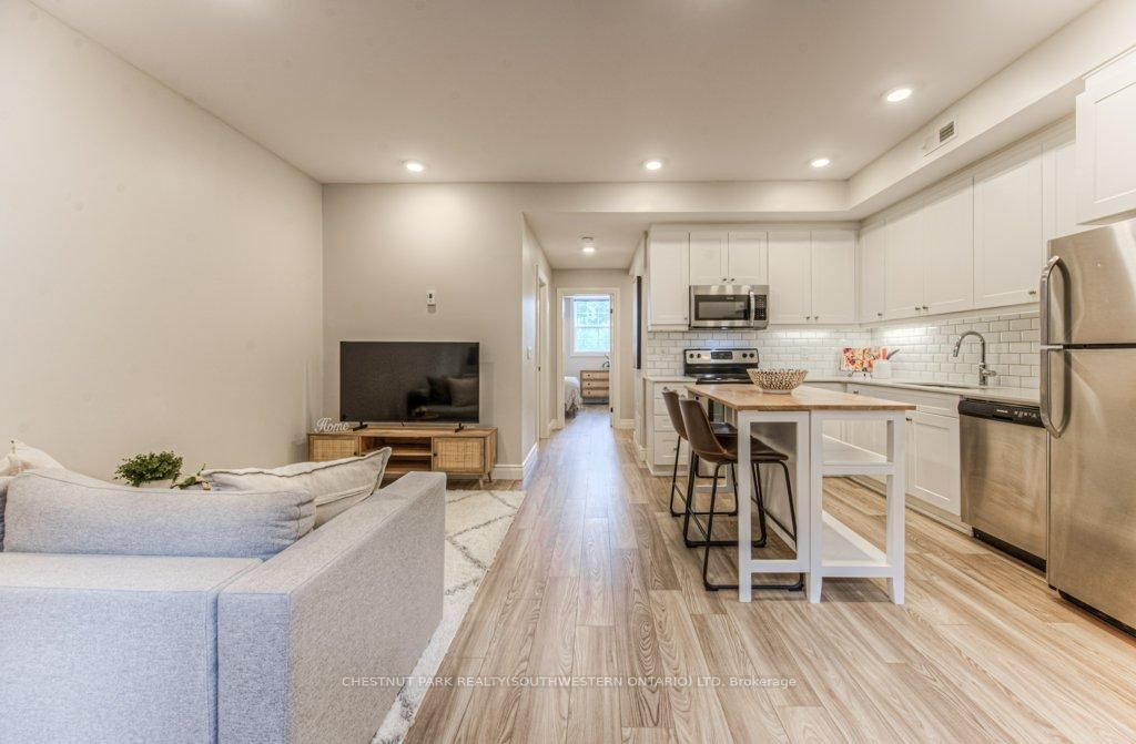 112 Union Street E, Unit A103 - Photo 7