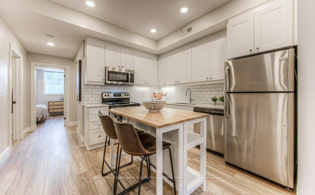 112 Union Street E, Unit A103 - Photo 8