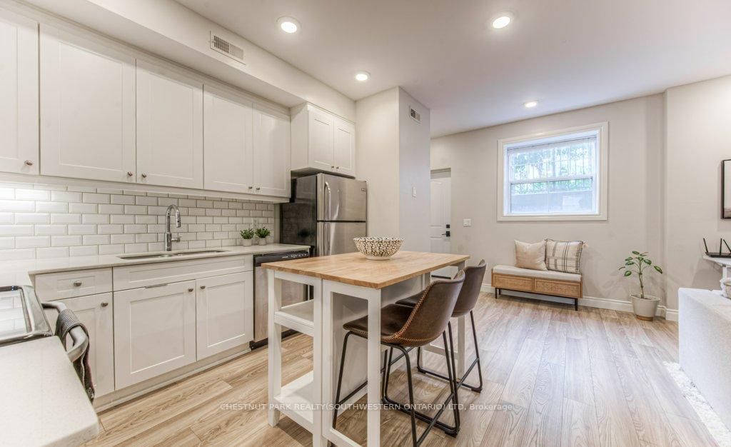 112 Union Street E, Unit A103 - Photo 9