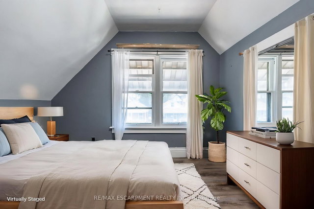 52 Connaught Avenue N