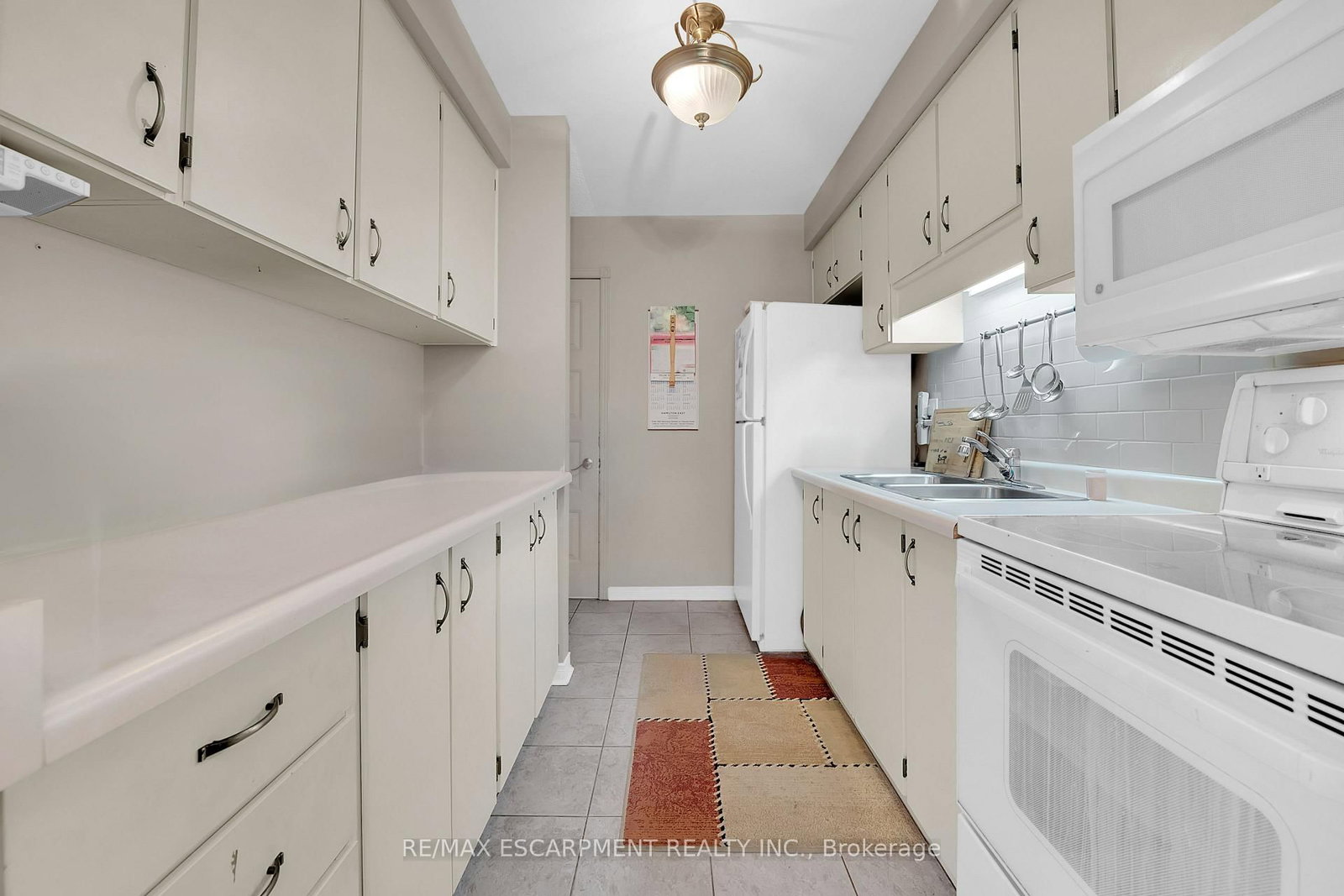 5016 Friesen Boulevard - Photo 3