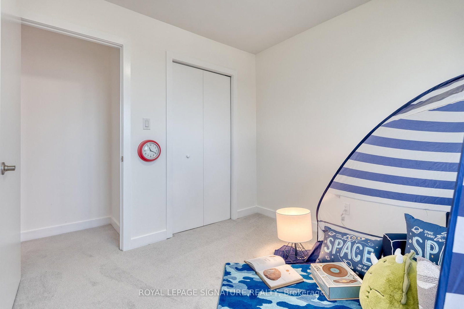 Townhouse for sale at 22-20 Anna Capri Drive, Hamilton, Ontario, L8W 1M6 - Templemead - MLS: X12828070