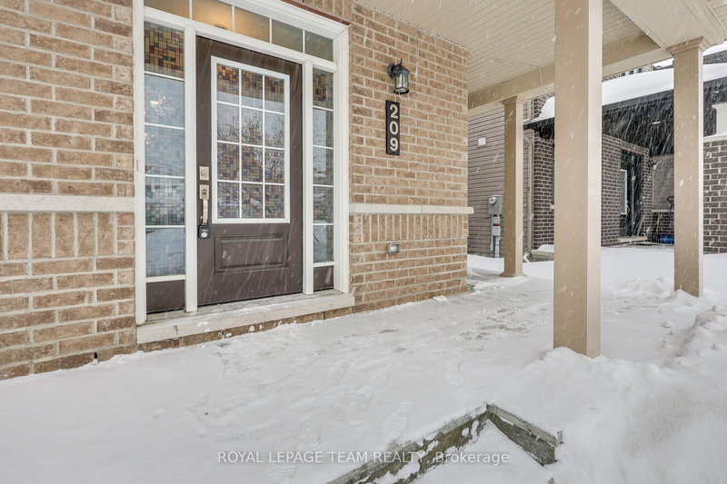 209 Mission Trail Cres, Ottawa, K2T 0H7 | Image 3