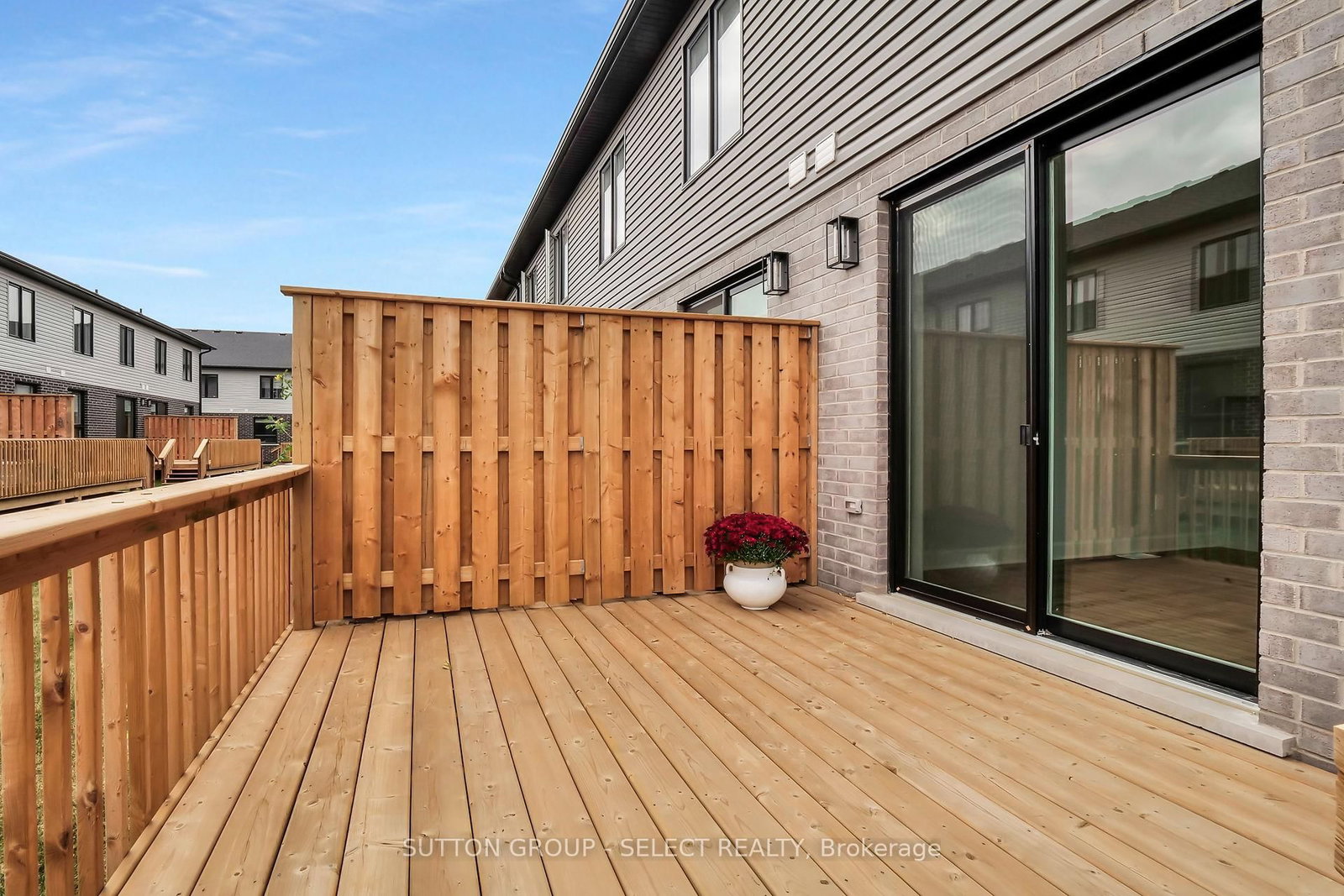 175 DOAN Drive • #203 • Middlesex Centre, ON photo 25