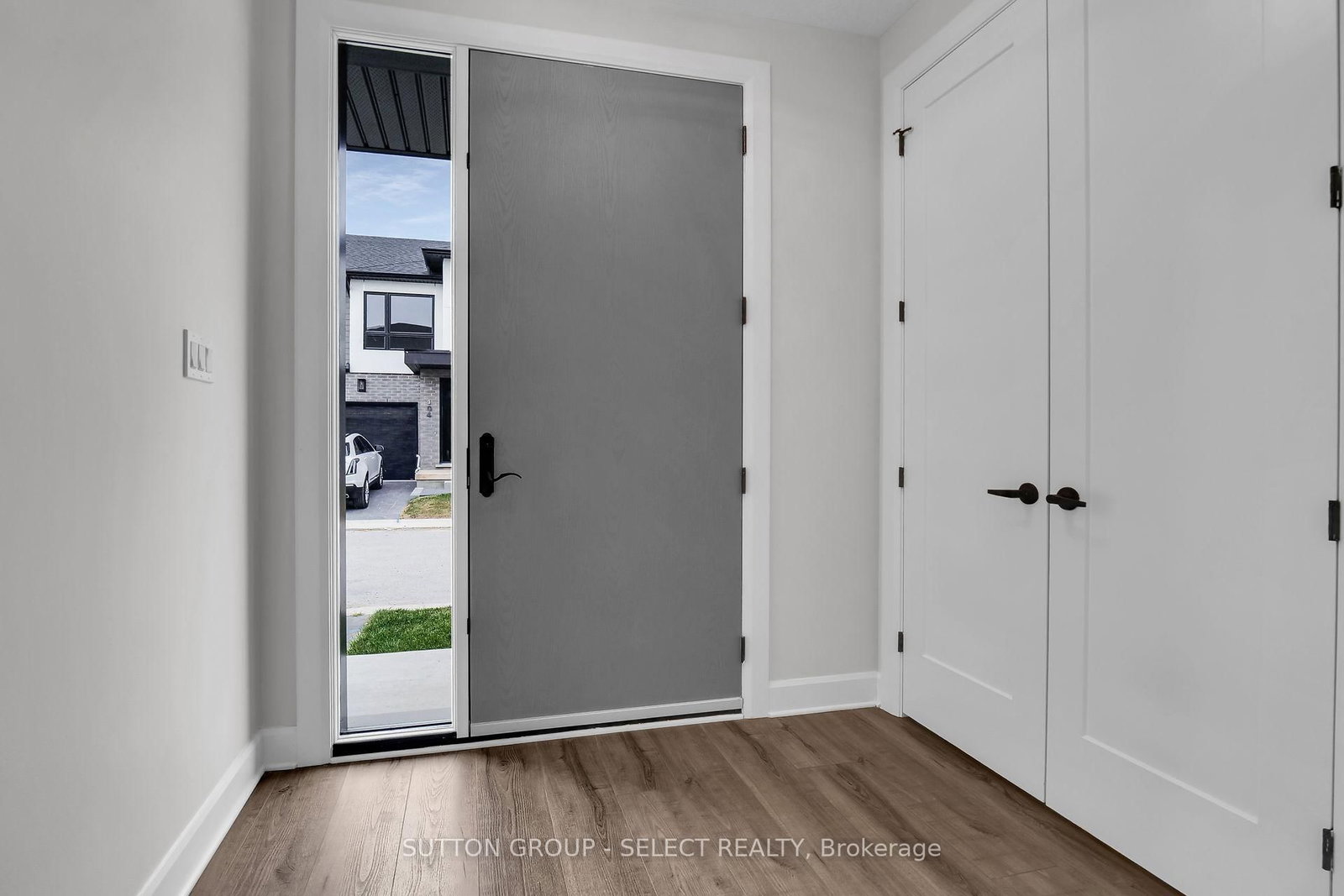 175 DOAN Drive • #203 • Middlesex Centre, ON photo 4