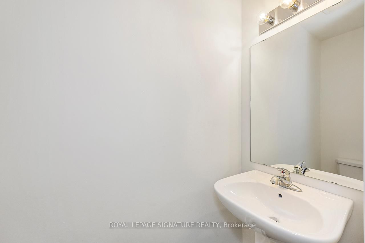 Townhouse for sale at 28 Woodman Drive, Hamilton, Ontario, L8H 2M5 - Kentley - MLS: X12828274