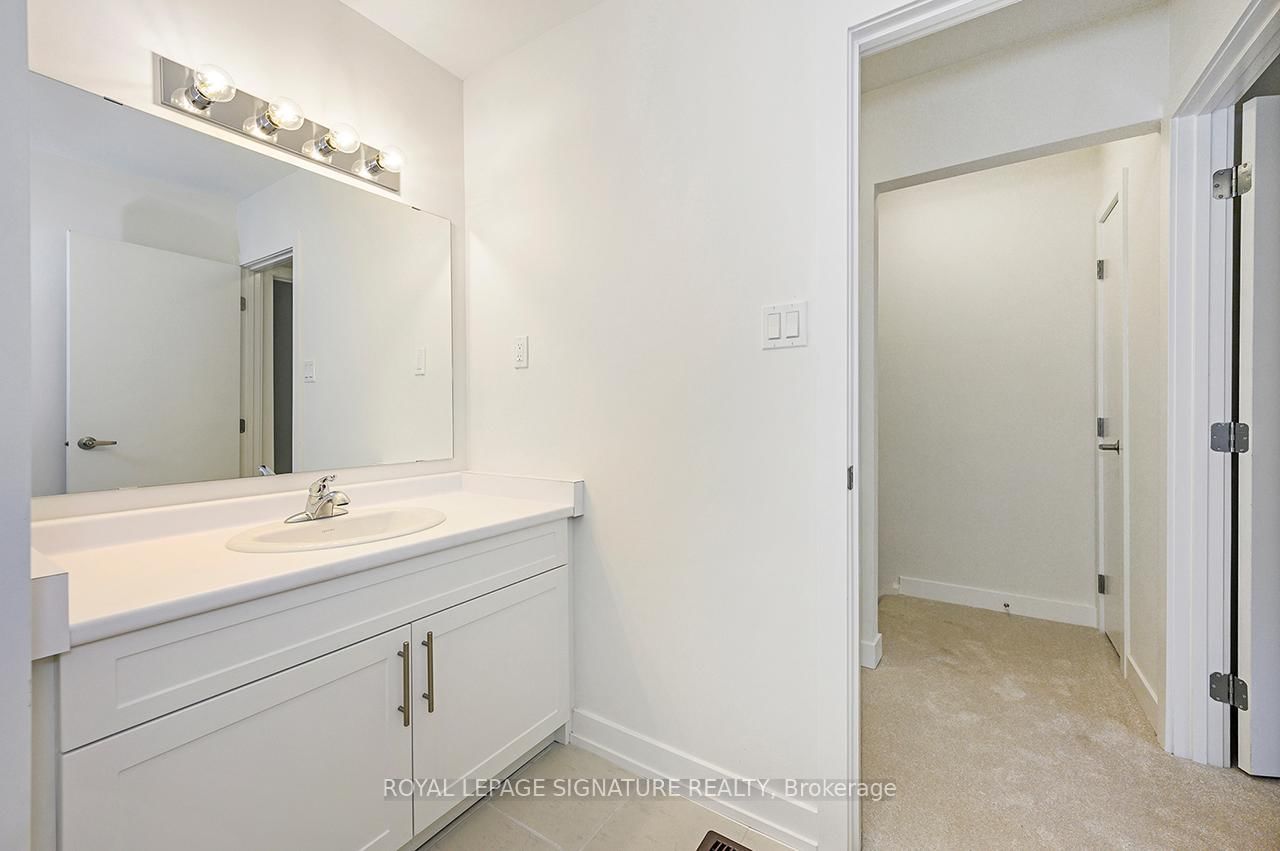 Townhouse for sale at 28 Woodman Drive, Hamilton, Ontario, L8H 2M5 - Kentley - MLS: X12828274