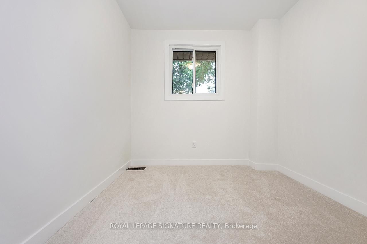 Townhouse for sale at 28 Woodman Drive, Hamilton, Ontario, L8H 2M5 - Kentley - MLS: X12828274