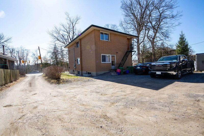 722 Chemong Rd, Peterborough, K9H 5Y9 | Image 3