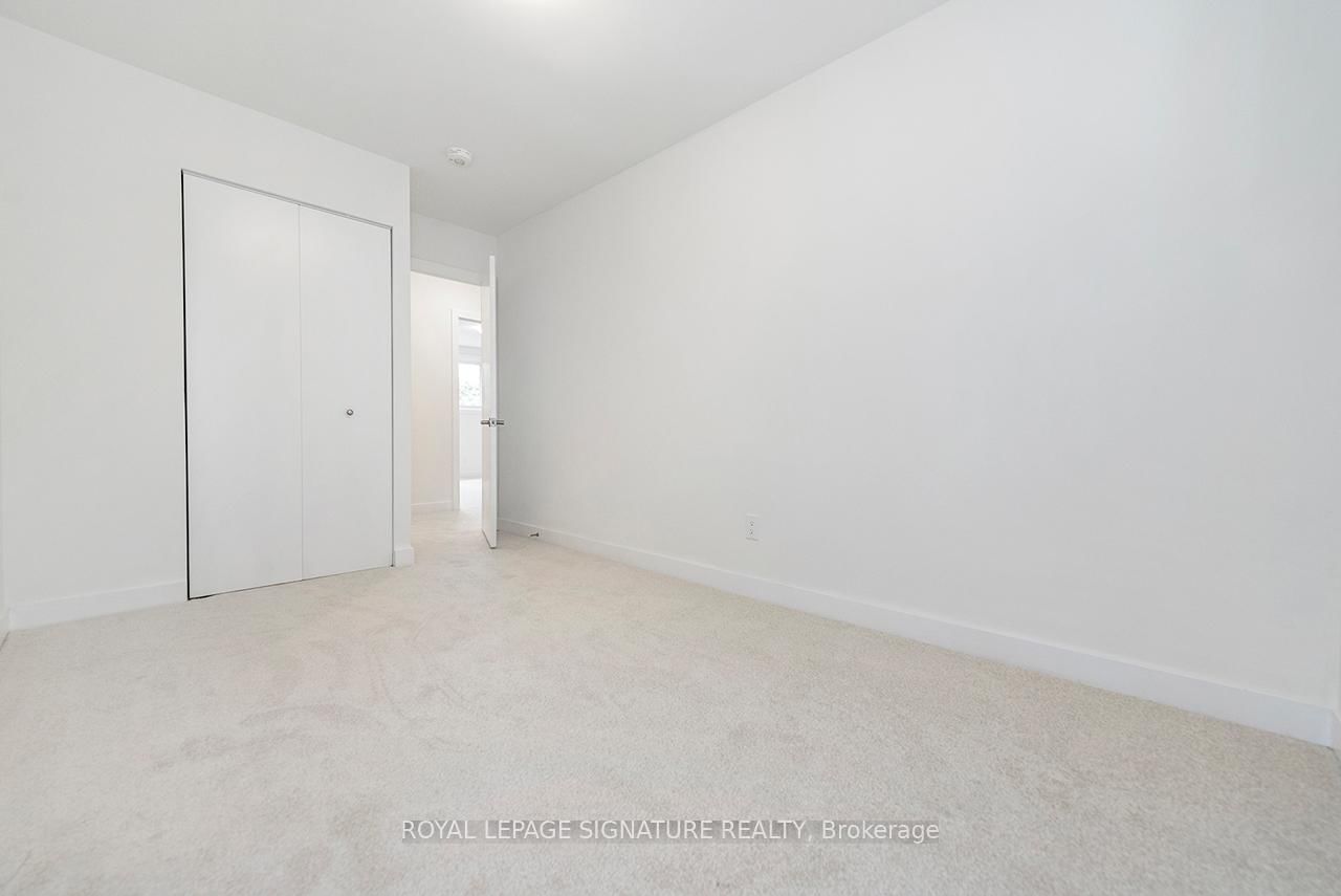 Townhouse for sale at 1-88 Tunbridge Crescent, Hamilton, Ontario, L8W 1L3 - Templemead - MLS: X12828330