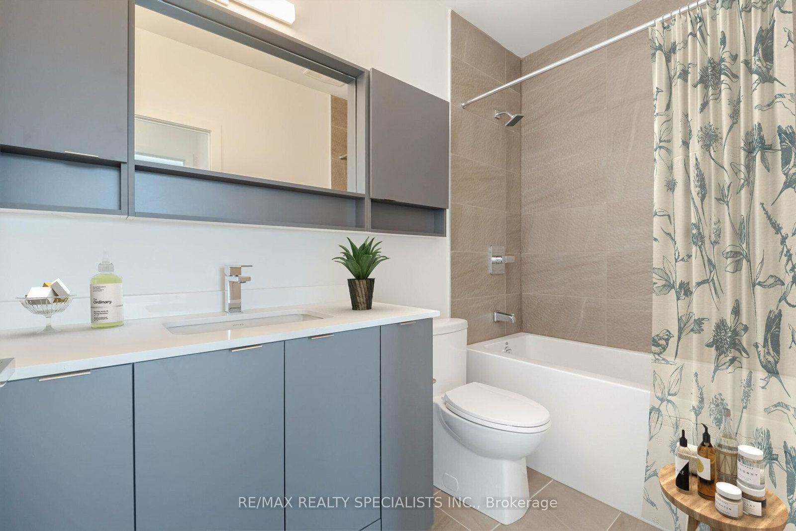 Condo for sale at 703-415 Main Street, Hamilton, Ontario, L8P 1K5 - Kirkendall - MLS: X12828682