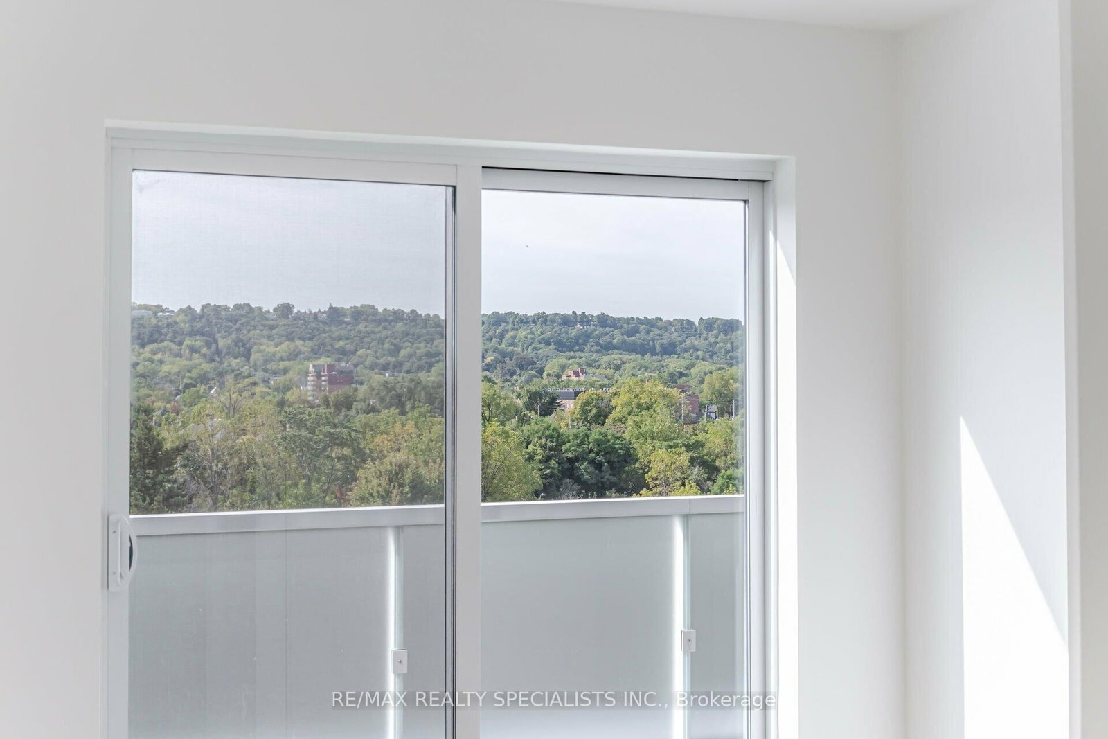 Condo for sale at 703-415 Main Street, Hamilton, Ontario, L8P 1K5 - Kirkendall - MLS: X12828682