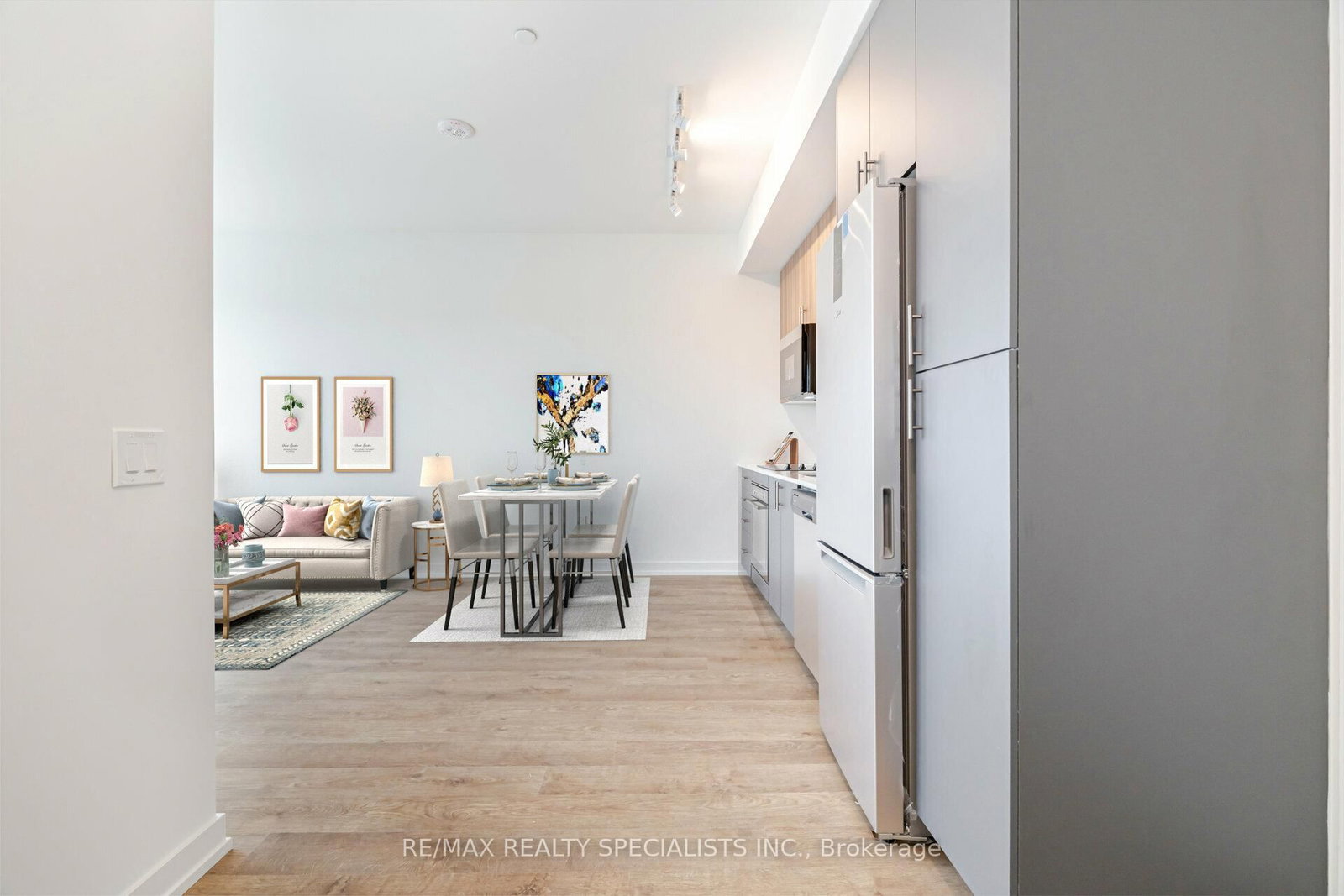 Condo for sale at 703-415 Main Street, Hamilton, Ontario, L8P 1K5 - Kirkendall - MLS: X12828682