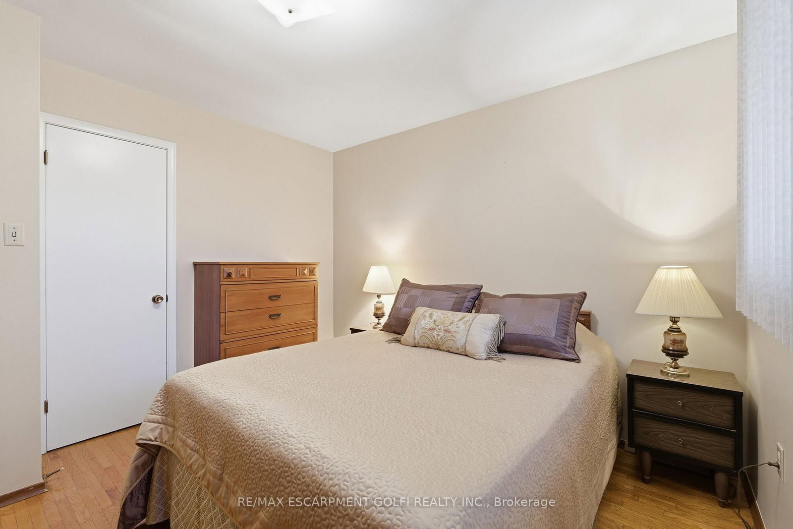 Detached House for sale at 1894 Main Street, Hamilton, Ontario, L8H 1G5 - McQuesten - MLS: X12828726