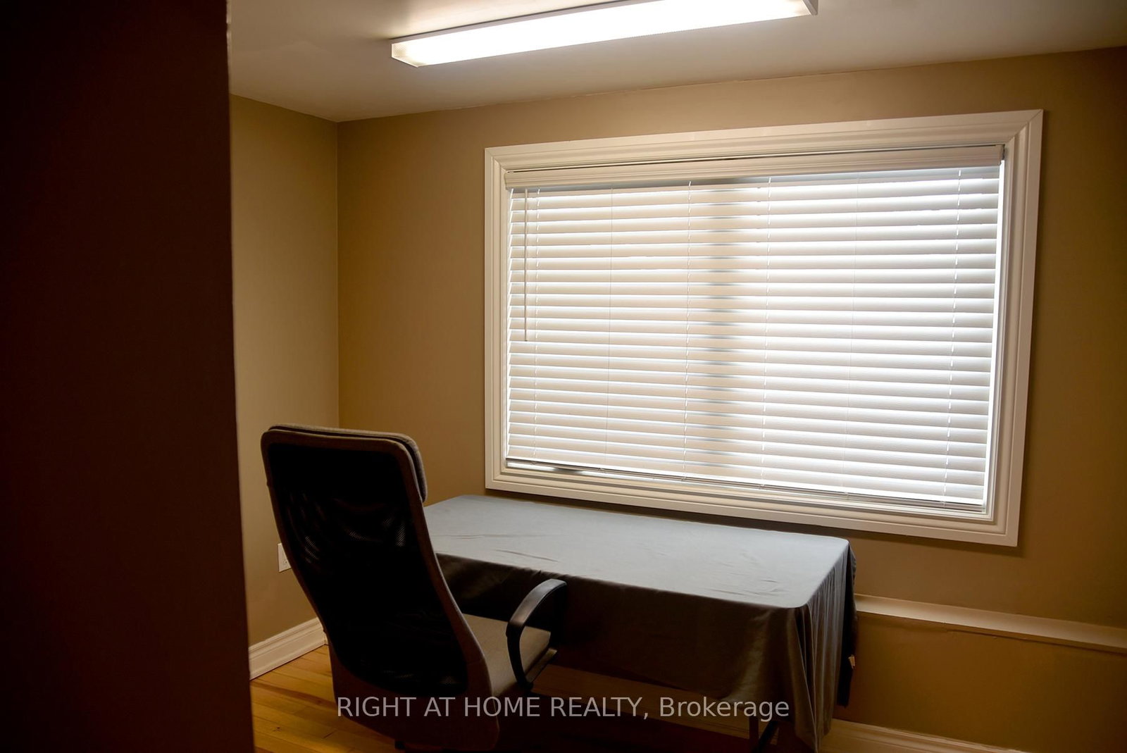 Detached House for sale at 994 Haist Street, Pelham, Ontario, L0S 1E4 - Fonthill - MLS: X12828732