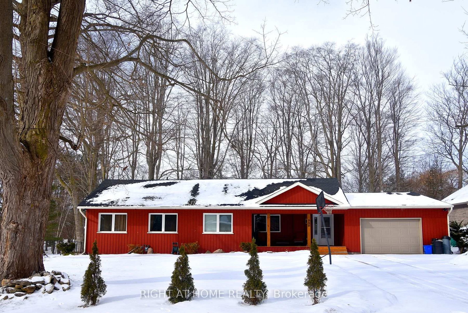 Detached House for sale at 994 Haist Street, Pelham, Ontario, L0S 1E4 - Fonthill - MLS: X12828732