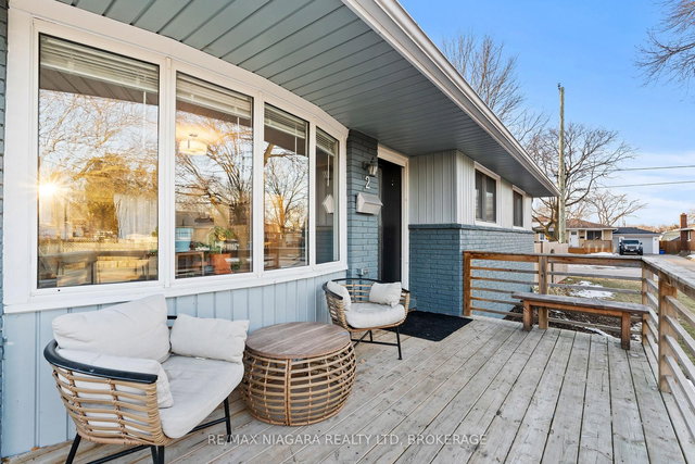 2 HIGHCOURT Crescent