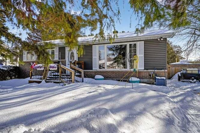 73 Adelaide St S Street E