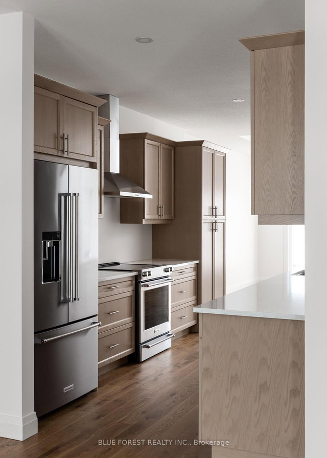 4 - 279 Boardwalk Way