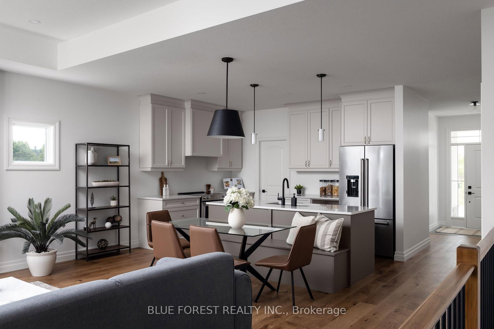 321 Harvest Lane • Thames Centre, ON photo 2