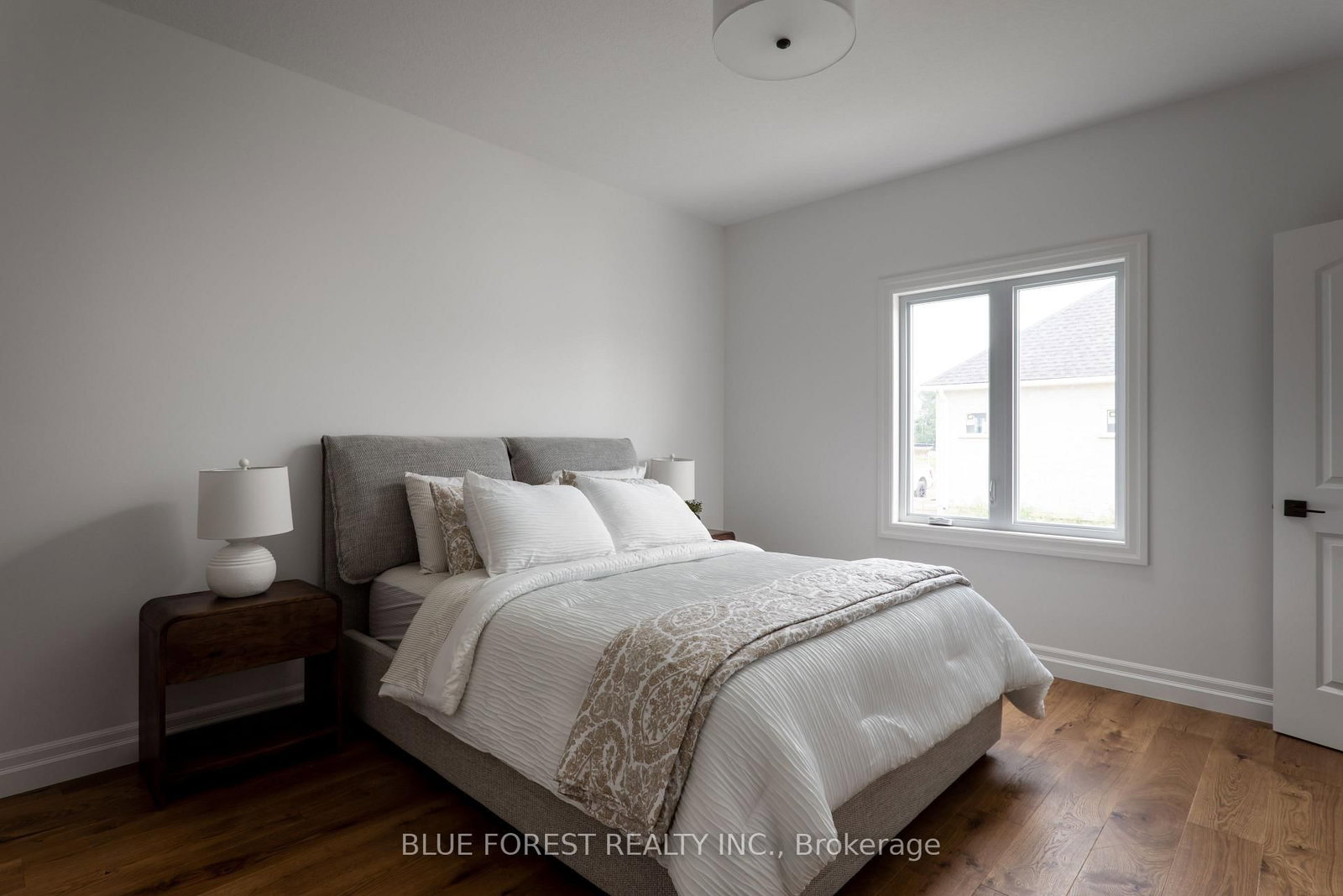 321 Harvest Lane • Thames Centre, ON photo 9