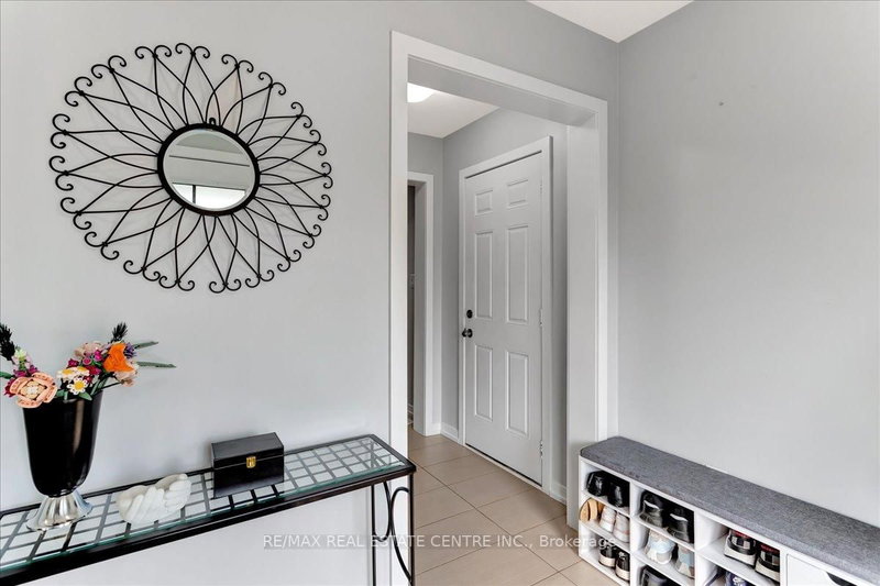 30 Scarletwood St, Hamilton, L8J 0K8 | Image 3