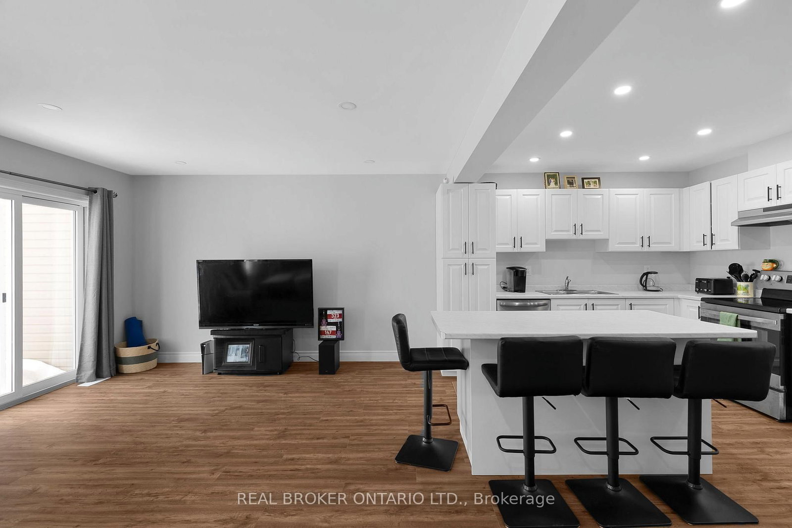 Townhouse for sale at 3 Mcconnell Crescent, Bracebridge, Ontario, P1L 0N7 - Macaulay - MLS: X12829738