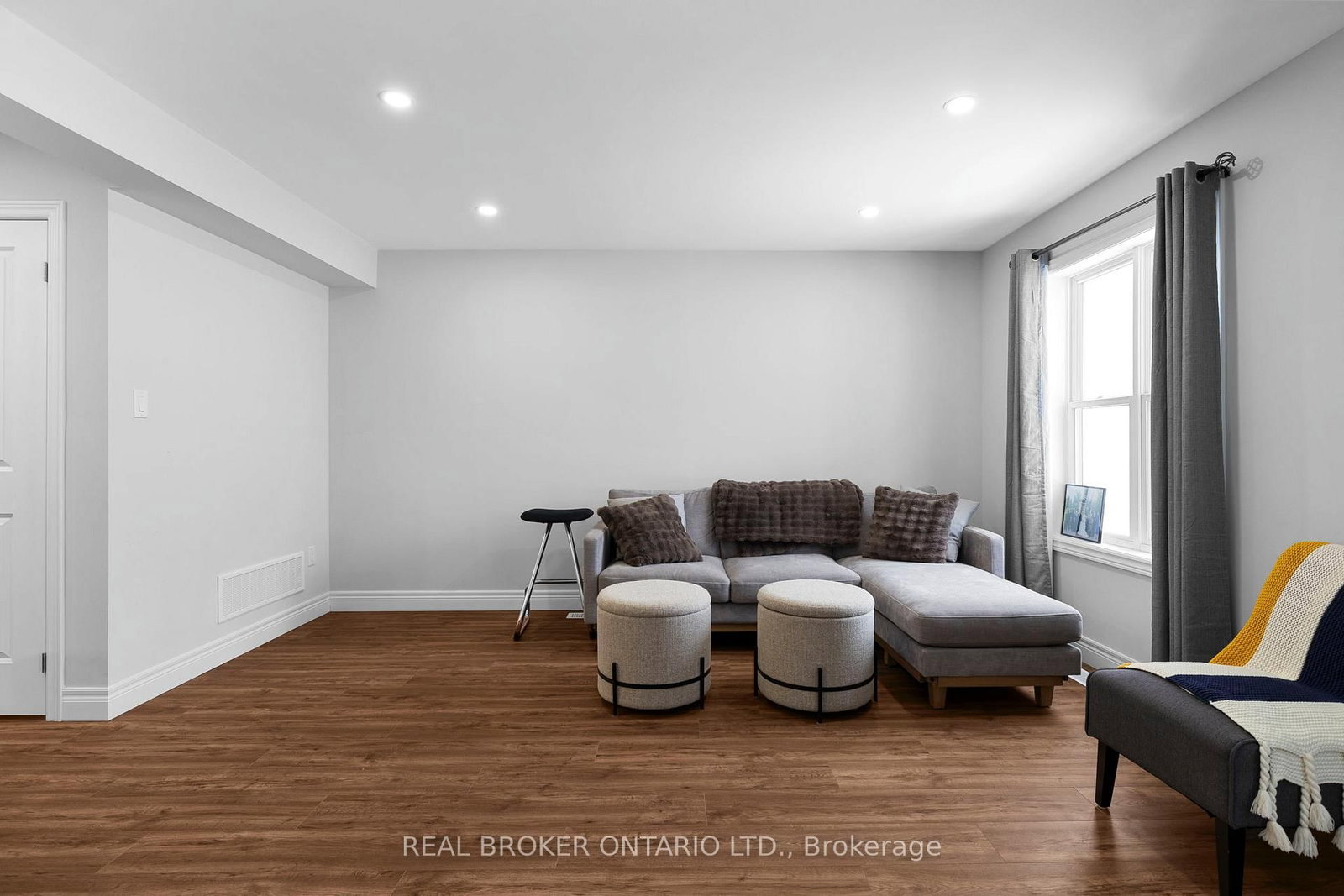 Townhouse for sale at 3 Mcconnell Crescent, Bracebridge, Ontario, P1L 0N7 - Macaulay - MLS: X12829738