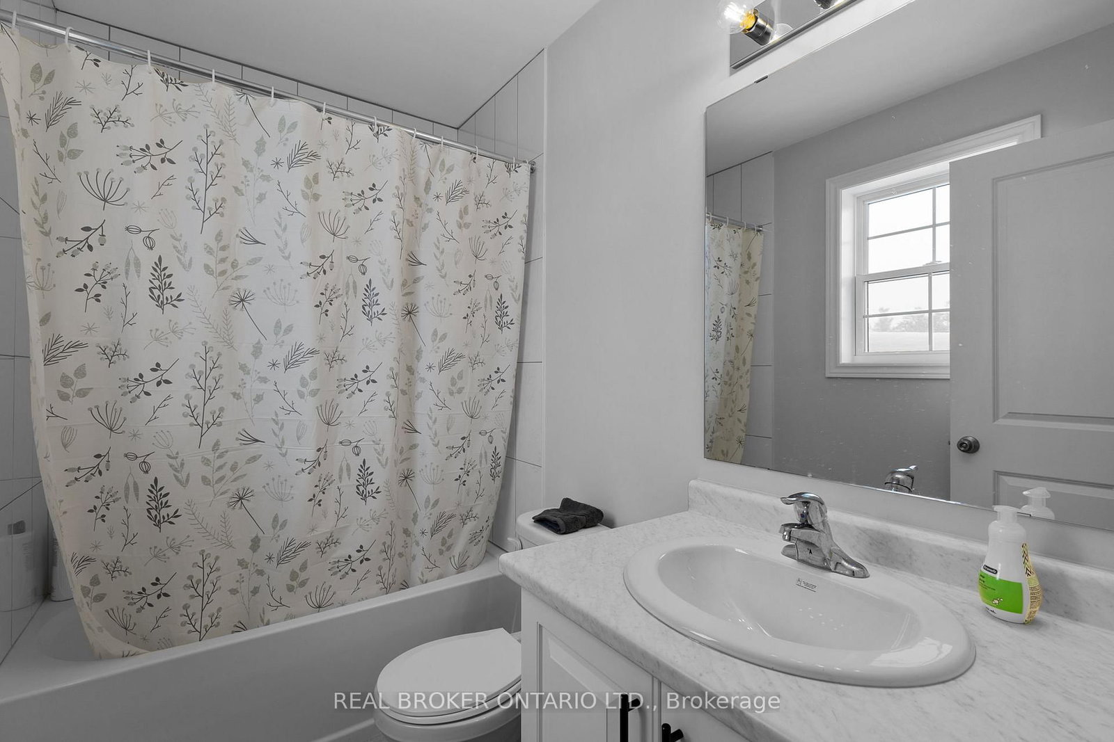 Townhouse for sale at 3 Mcconnell Crescent, Bracebridge, Ontario, P1L 0N7 - Macaulay - MLS: X12829738