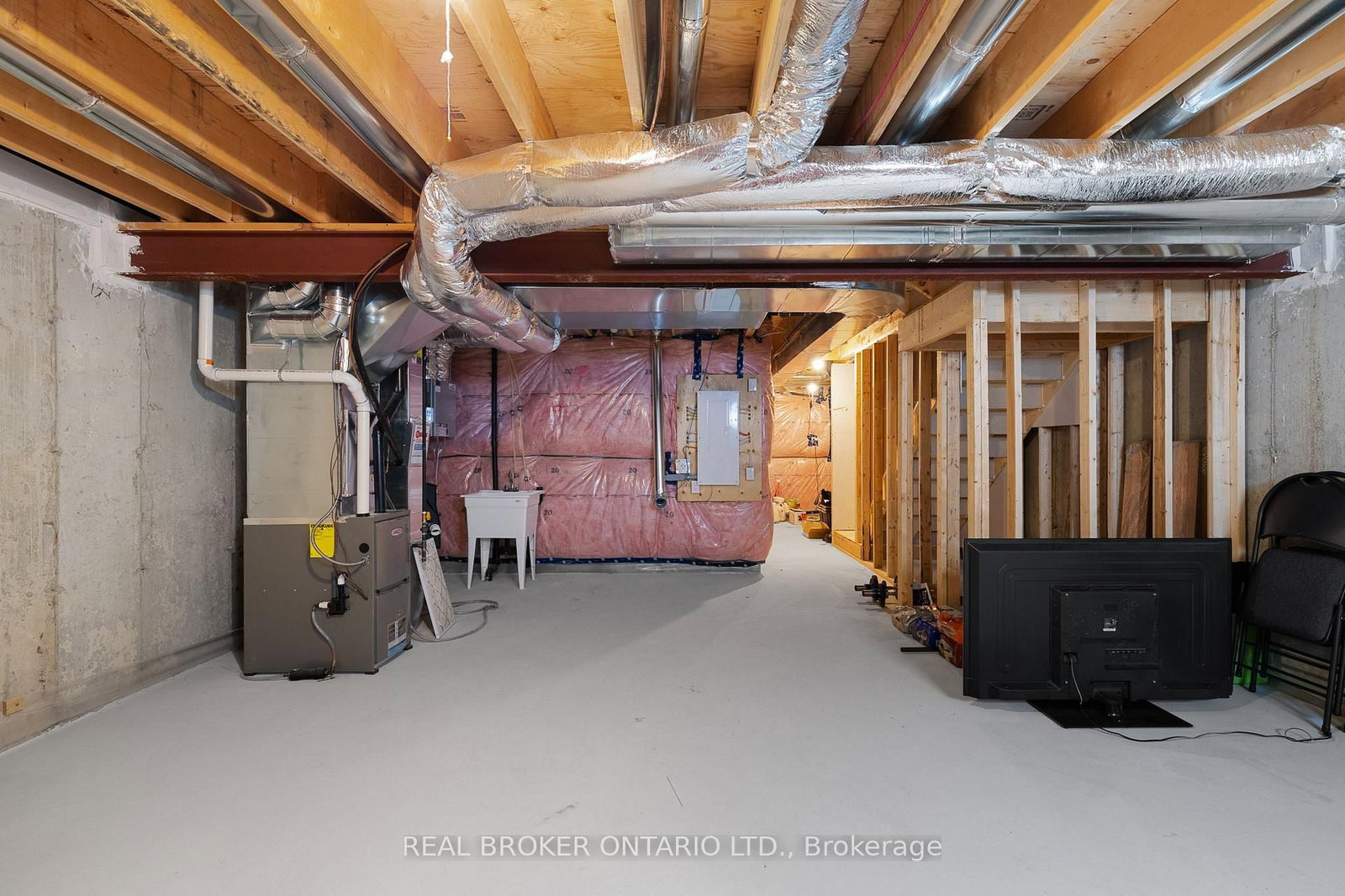 Townhouse for sale at 3 Mcconnell Crescent, Bracebridge, Ontario, P1L 0N7 - Macaulay - MLS: X12829738