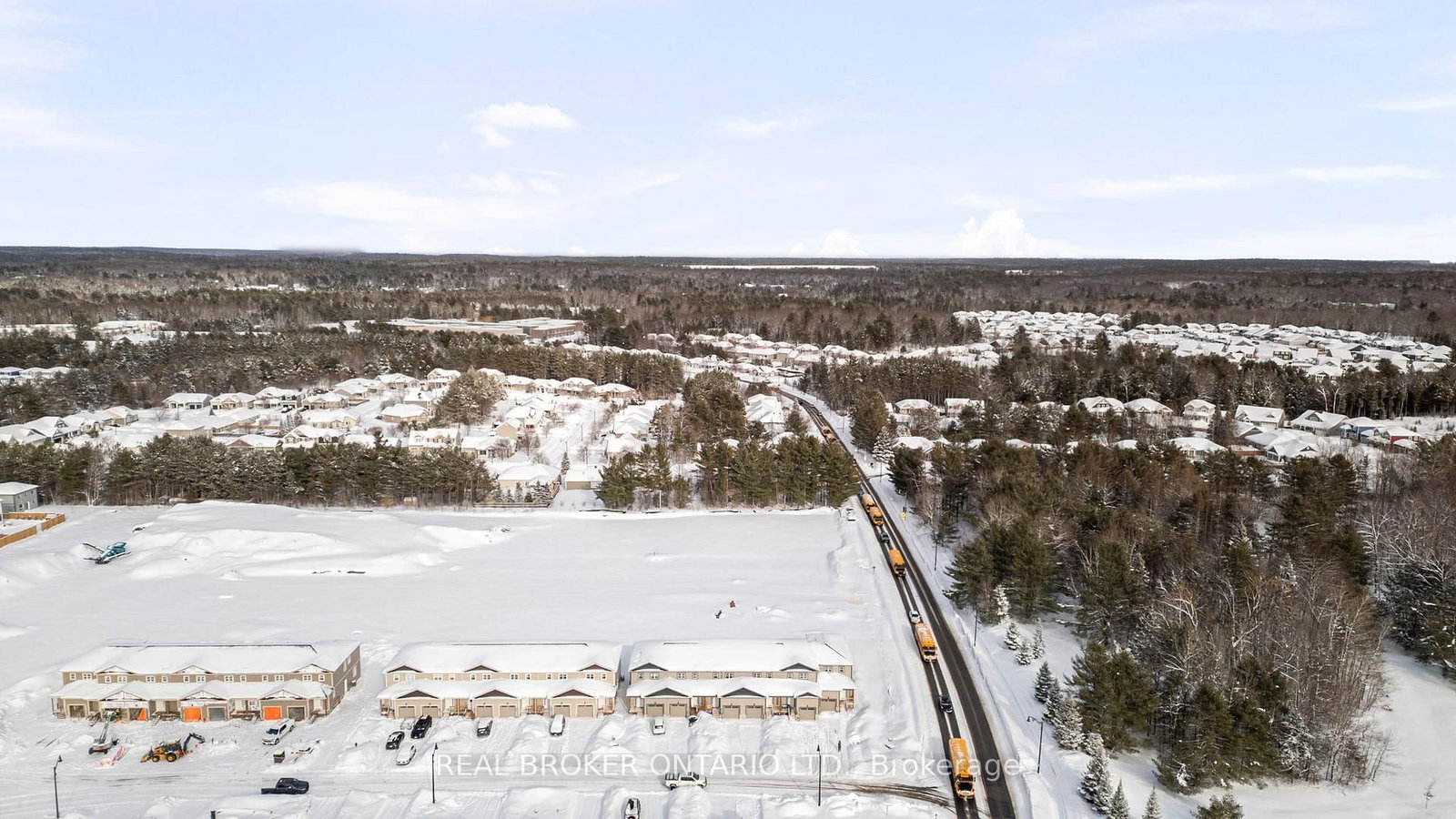 Townhouse for sale at 3 Mcconnell Crescent, Bracebridge, Ontario, P1L 0N7 - Macaulay - MLS: X12829738