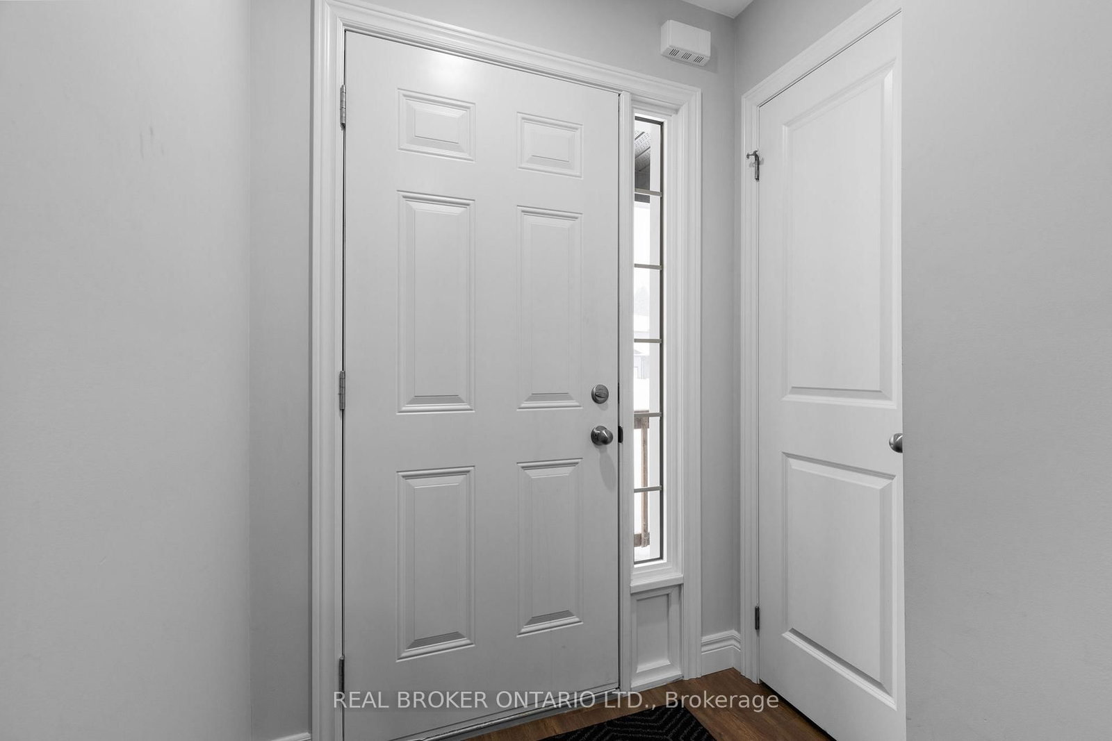 Townhouse for sale at 3 Mcconnell Crescent, Bracebridge, Ontario, P1L 0N7 - Macaulay - MLS: X12829738