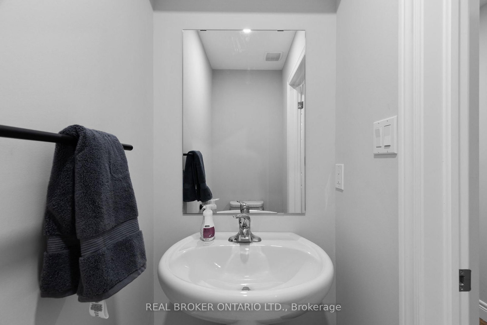 Townhouse for sale at 3 Mcconnell Crescent, Bracebridge, Ontario, P1L 0N7 - Macaulay - MLS: X12829738