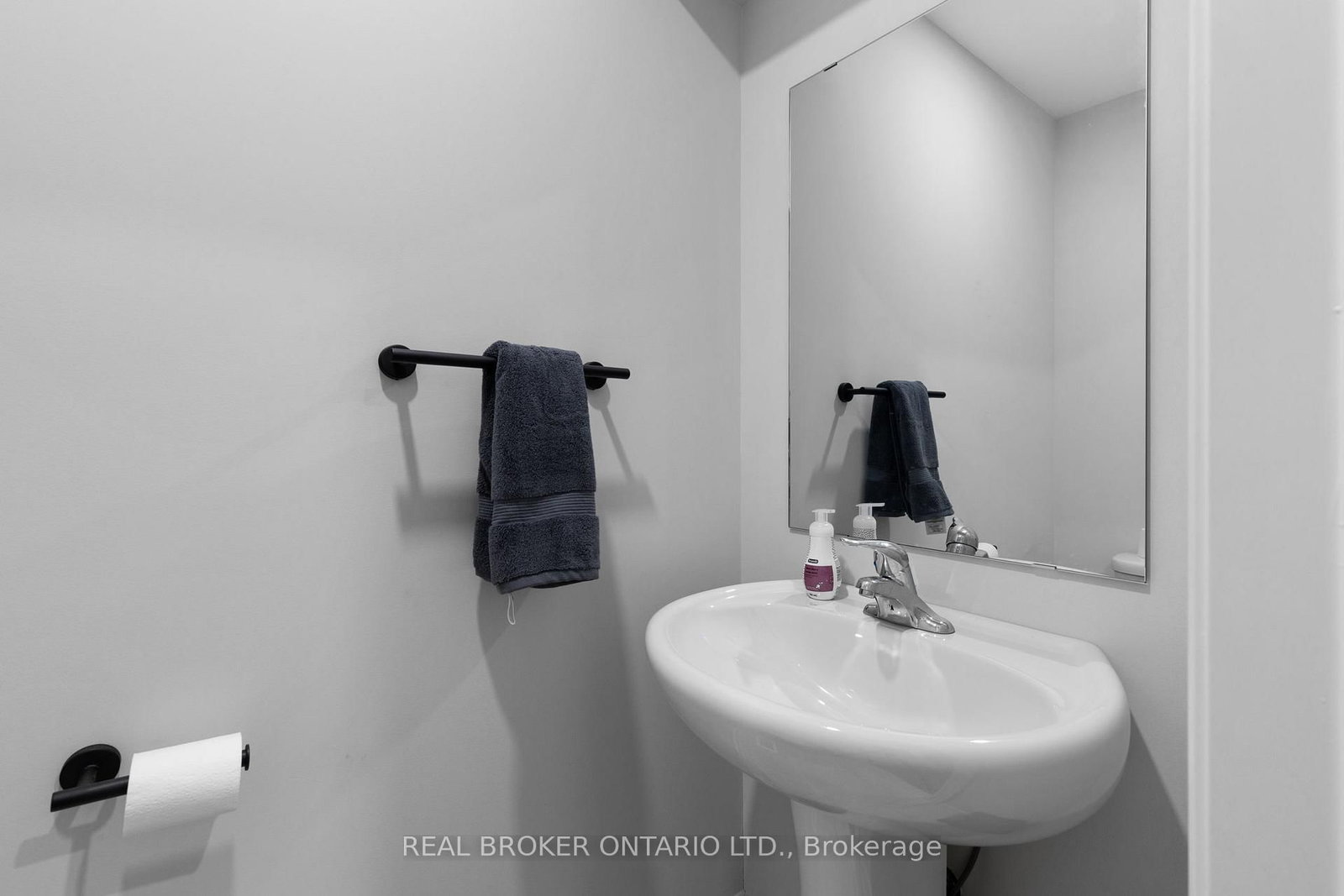 Townhouse for sale at 3 Mcconnell Crescent, Bracebridge, Ontario, P1L 0N7 - Macaulay - MLS: X12829738