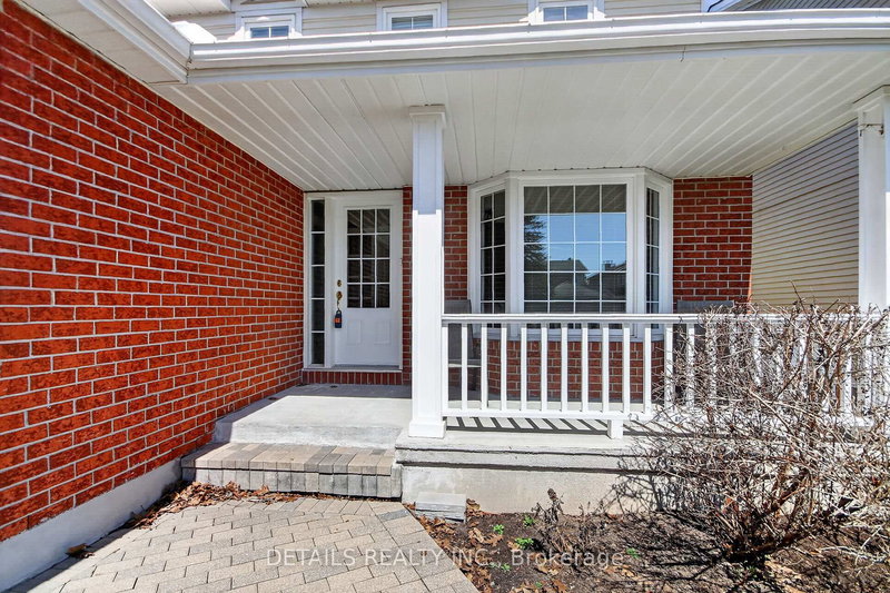 6105 Lariviere Cres, Orleans, K1W 1C6 | Image 2