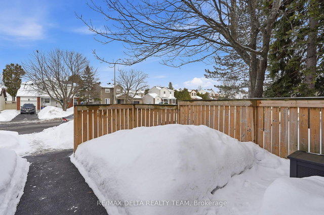 102 - 1765 Cabaret Lane