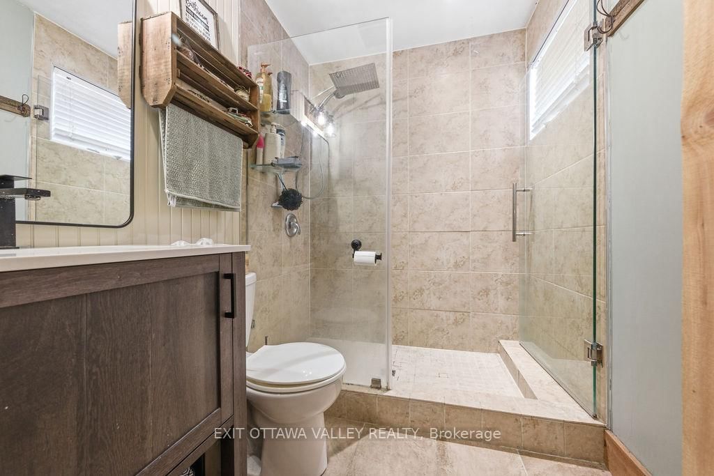 16 Heritage Drive • Petawawa, ON photo 14